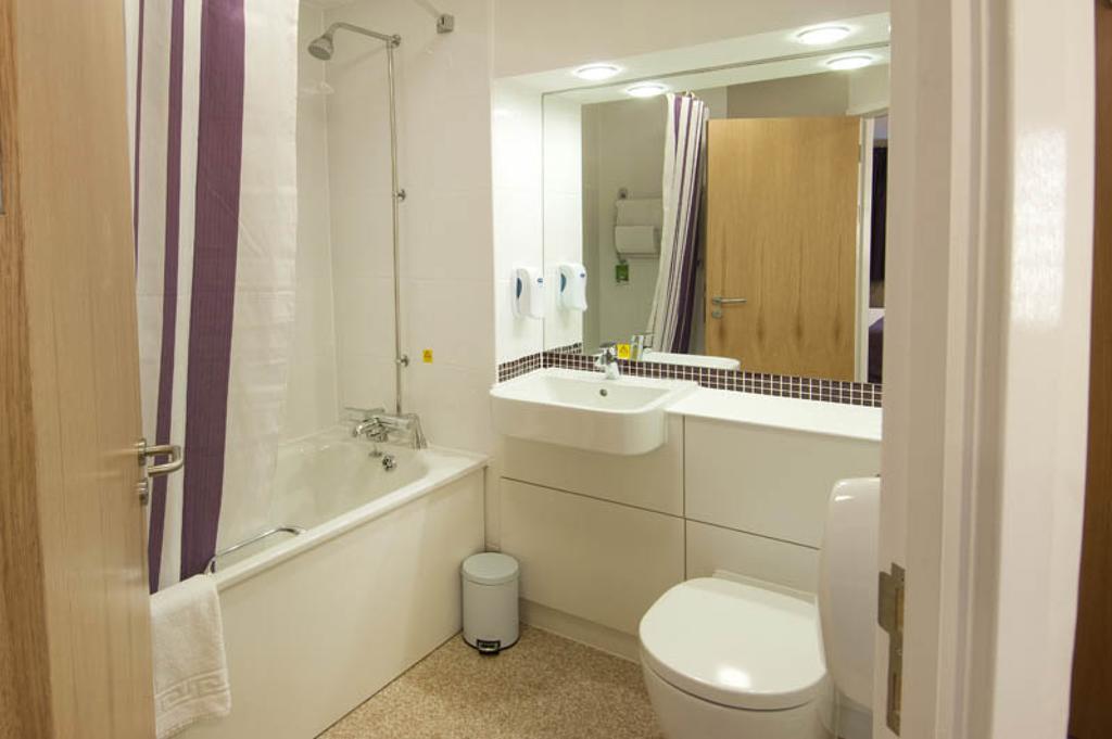 Premier Inn Leamington Spa Town Centre Szoba fotó